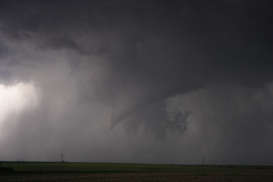 tornadoes funnel_tornado_waterspout : E of St Peters, Kansas, USA   22 May 2007