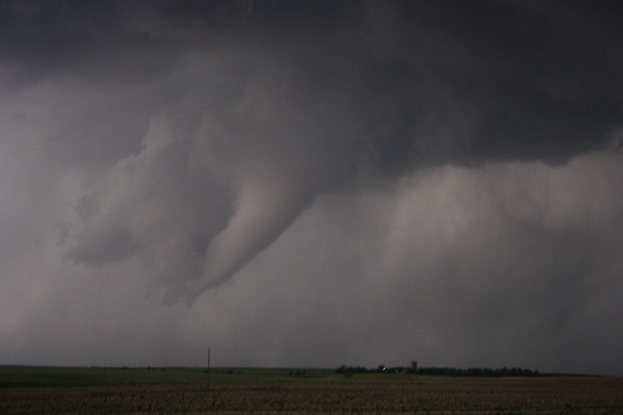 wallcloud thunderstorm_wall_cloud : E of St Peters, Kansas, USA   22 May 2007