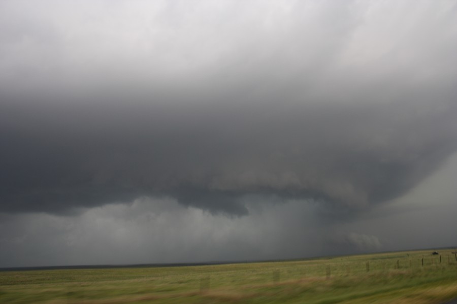 wallcloud thunderstorm_wall_cloud : SE of Perryton, Texas, USA   23 May 2007