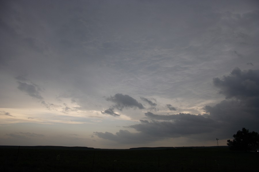 cumulonimbus supercell_thunderstorm : SE of Perryton, Texas, USA   23 May 2007