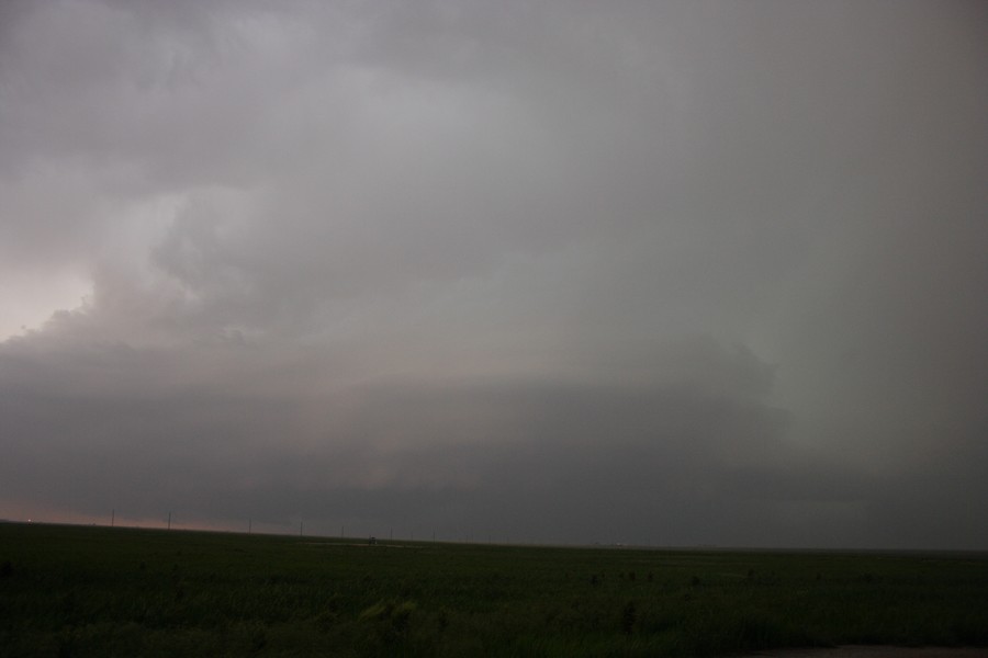 inflowband thunderstorm_inflow_band : S of Darrouzett, Texas, USA   23 May 2007