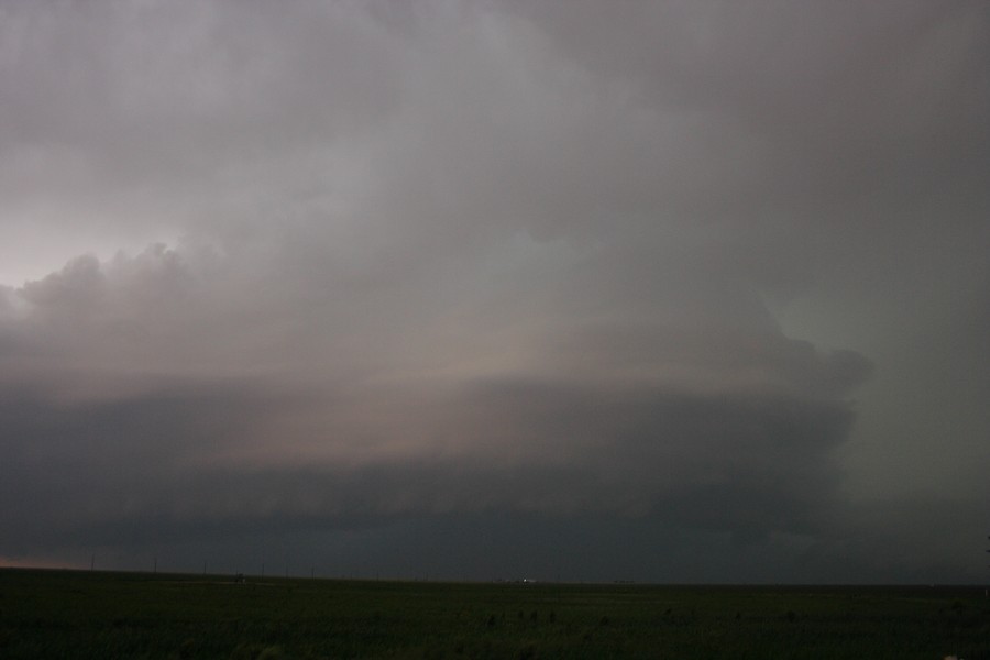 inflowband thunderstorm_inflow_band : S of Darrouzett, Texas, USA   23 May 2007