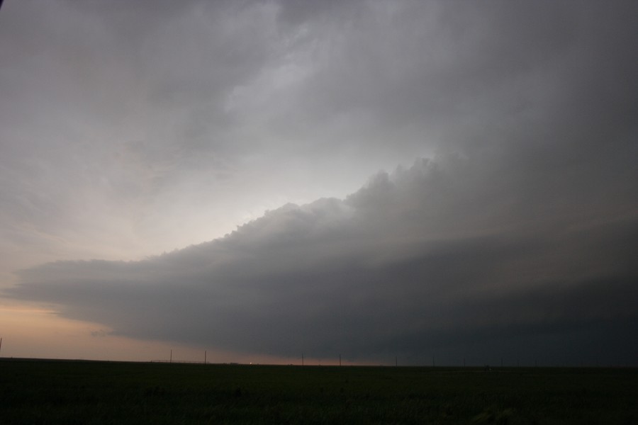 inflowband thunderstorm_inflow_band : S of Darrouzett, Texas, USA   23 May 2007