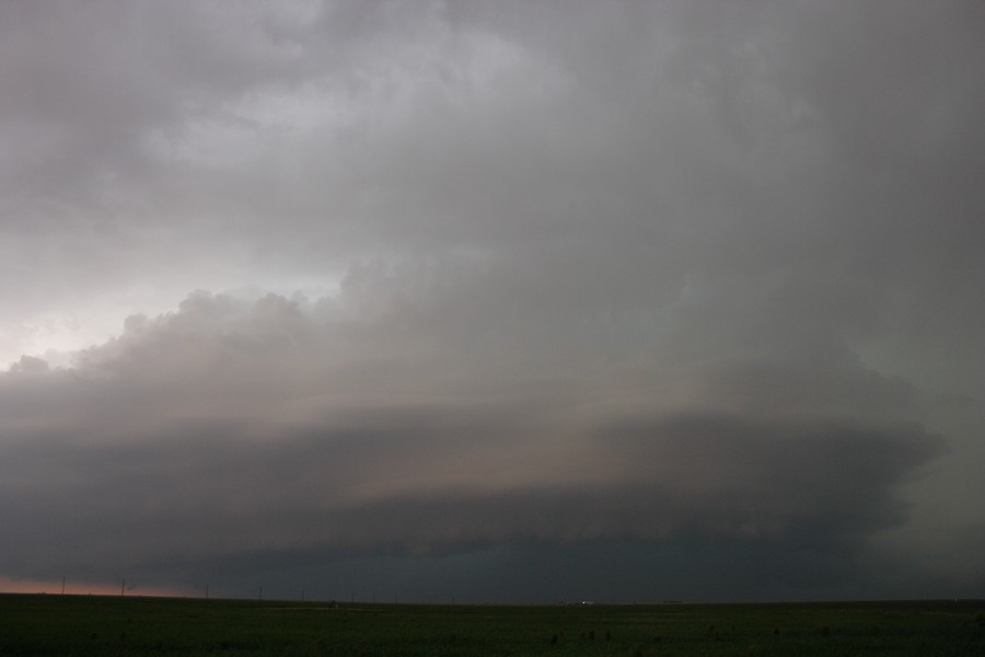 wallcloud thunderstorm_wall_cloud : S of Darrouzett, Texas, USA   23 May 2007