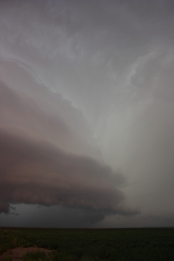 inflowband thunderstorm_inflow_band : S of Darrouzett, Texas, USA   23 May 2007