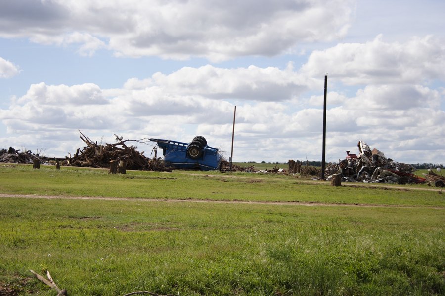 cumulus humilis : near Greensburg, Kansas, USA   24 May 2007