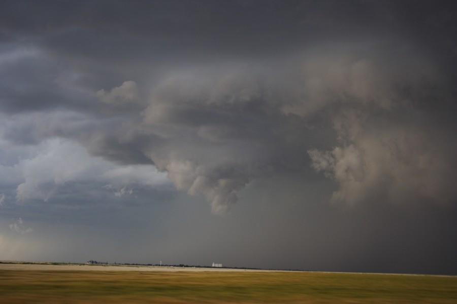 cumulonimbus supercell_thunderstorm : E of Keyes, Oklahoma, USA   31 May 2007