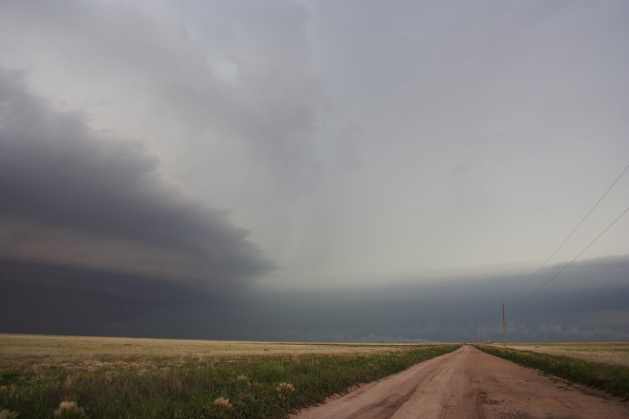 cumulonimbus supercell_thunderstorm : E of Keyes, Oklahoma, USA   31 May 2007