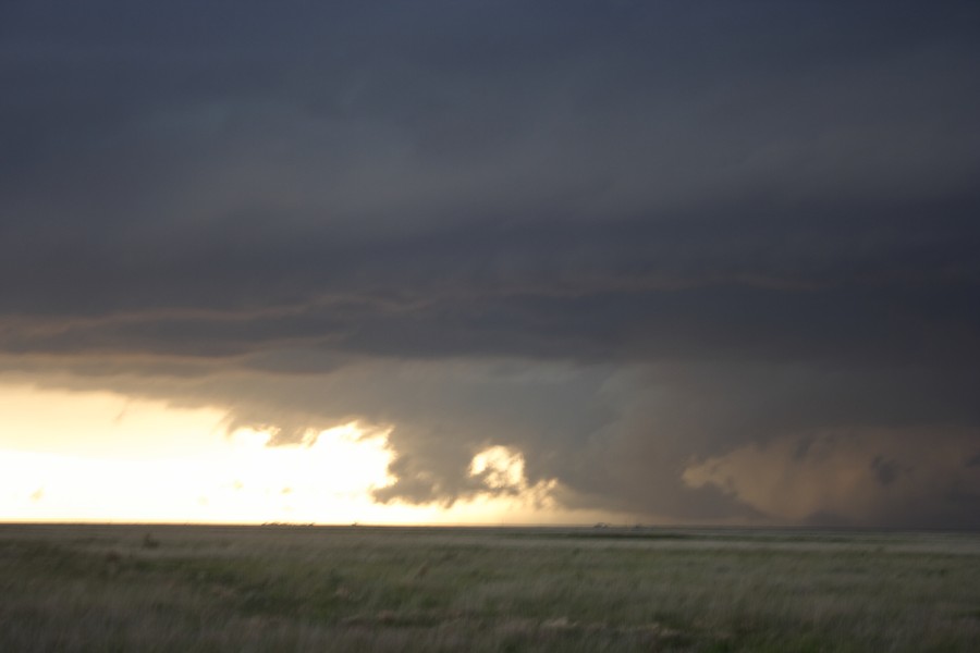 cumulonimbus supercell_thunderstorm : E of Keyes, Oklahoma, USA   31 May 2007