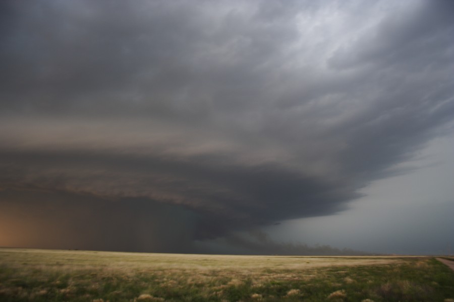 cumulonimbus supercell_thunderstorm : E of Keyes, Oklahoma, USA   31 May 2007