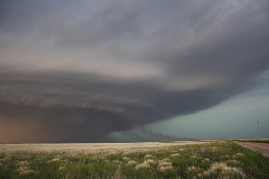 cumulonimbus supercell_thunderstorm : E of Keyes, Oklahoma, USA   31 May 2007