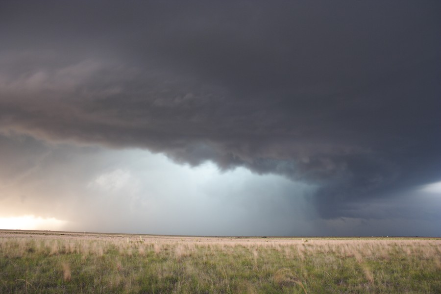 wallcloud thunderstorm_wall_cloud : W of Guyman, Oklahoma, USA   31 May 2007