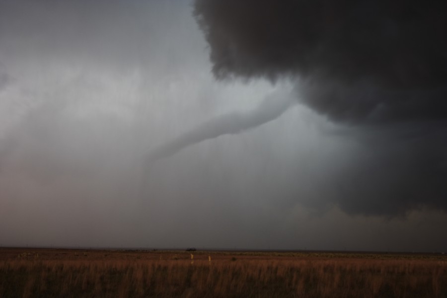 tornadoes funnel_tornado_waterspout : W of Guyman, Oklahoma, USA   31 May 2007