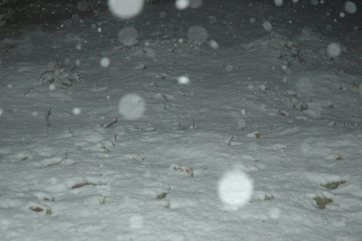 snow snow_pictures : near Tenterfield, NSW   8 June 2007