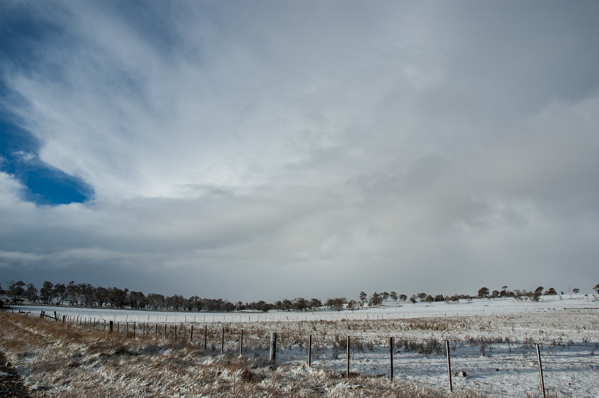 thunderstorm cumulonimbus_incus : near Ben Lomond, NSW   8 July 2007