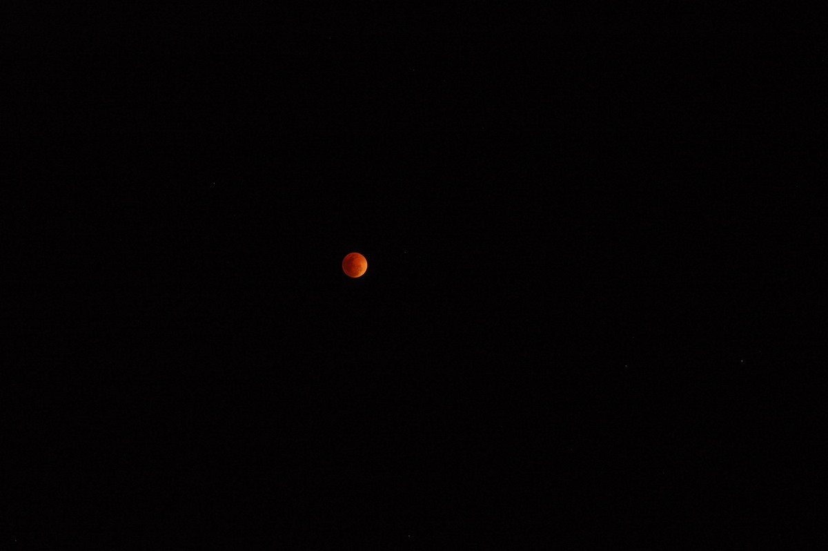 halosundog halo_sundog_crepuscular_rays : Lunar Eclipse from McLeans Ridges   28 August 2007