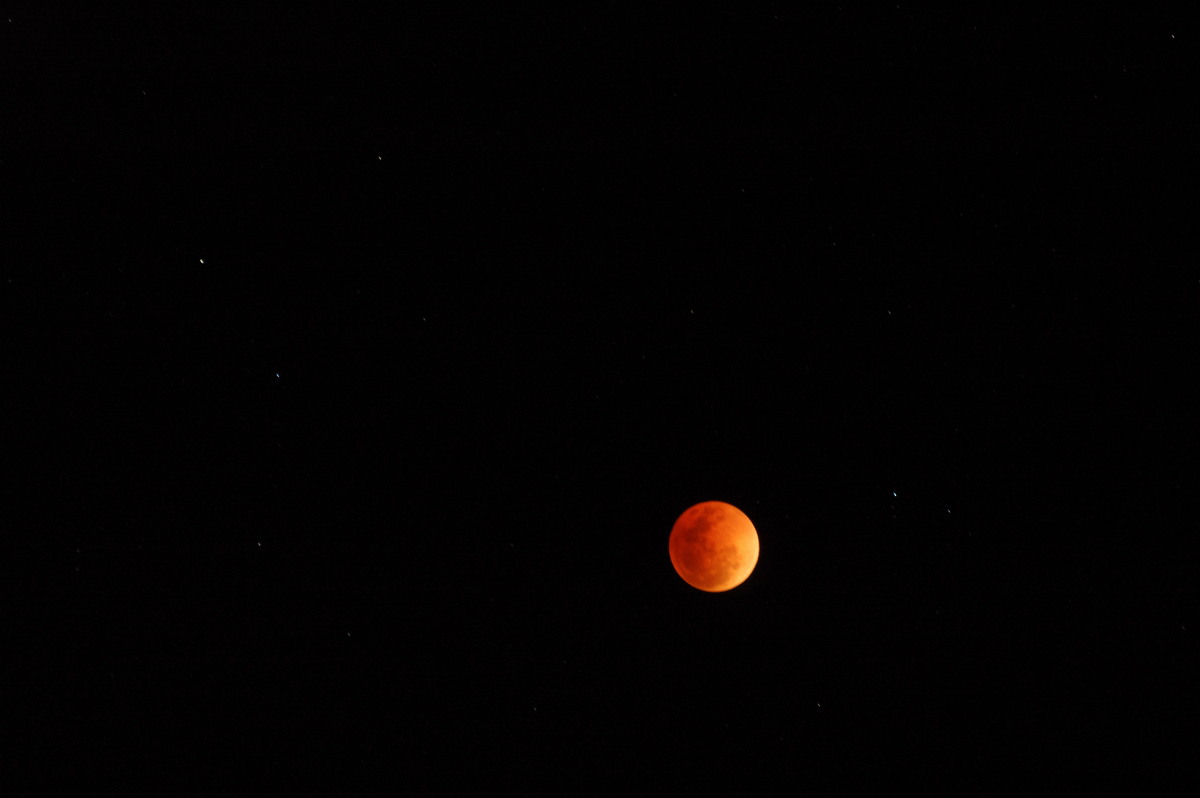 halosundog halo_sundog_crepuscular_rays : Lunar Eclipse from McLeans Ridges   28 August 2007