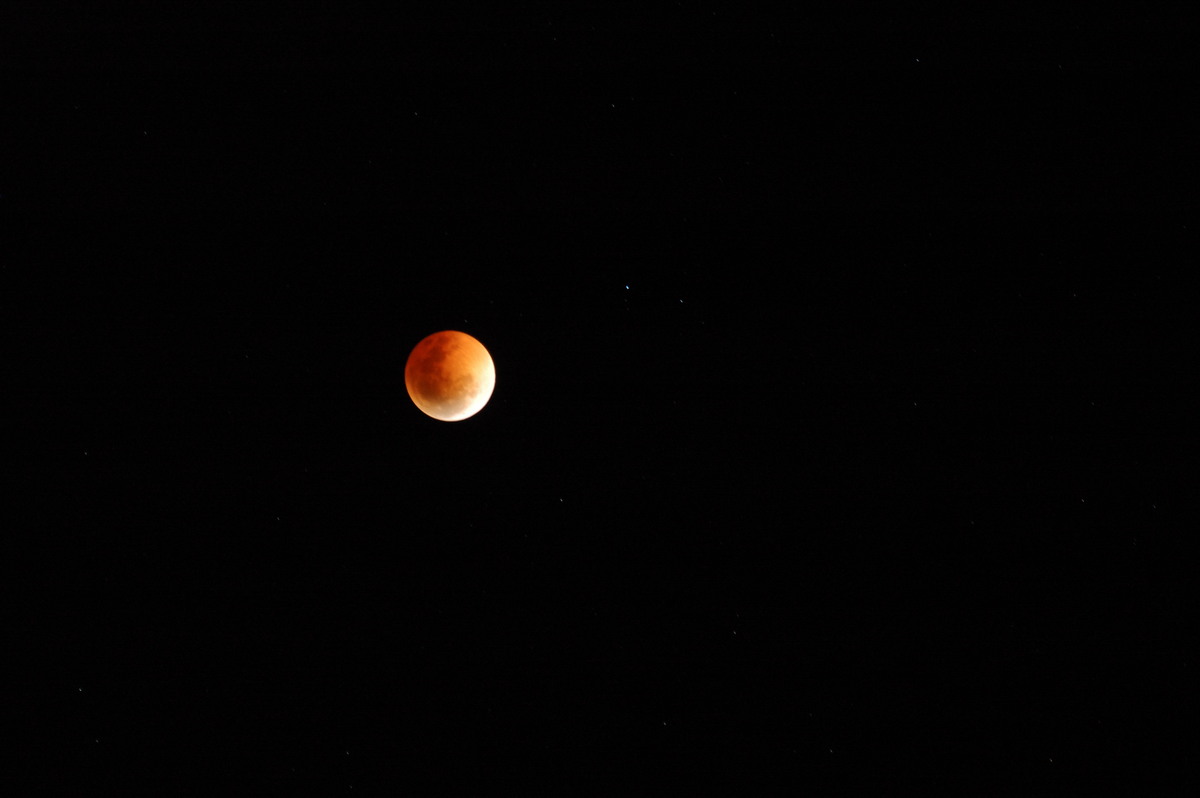 halosundog halo_sundog_crepuscular_rays : Lunar Eclipse from McLeans Ridges   28 August 2007