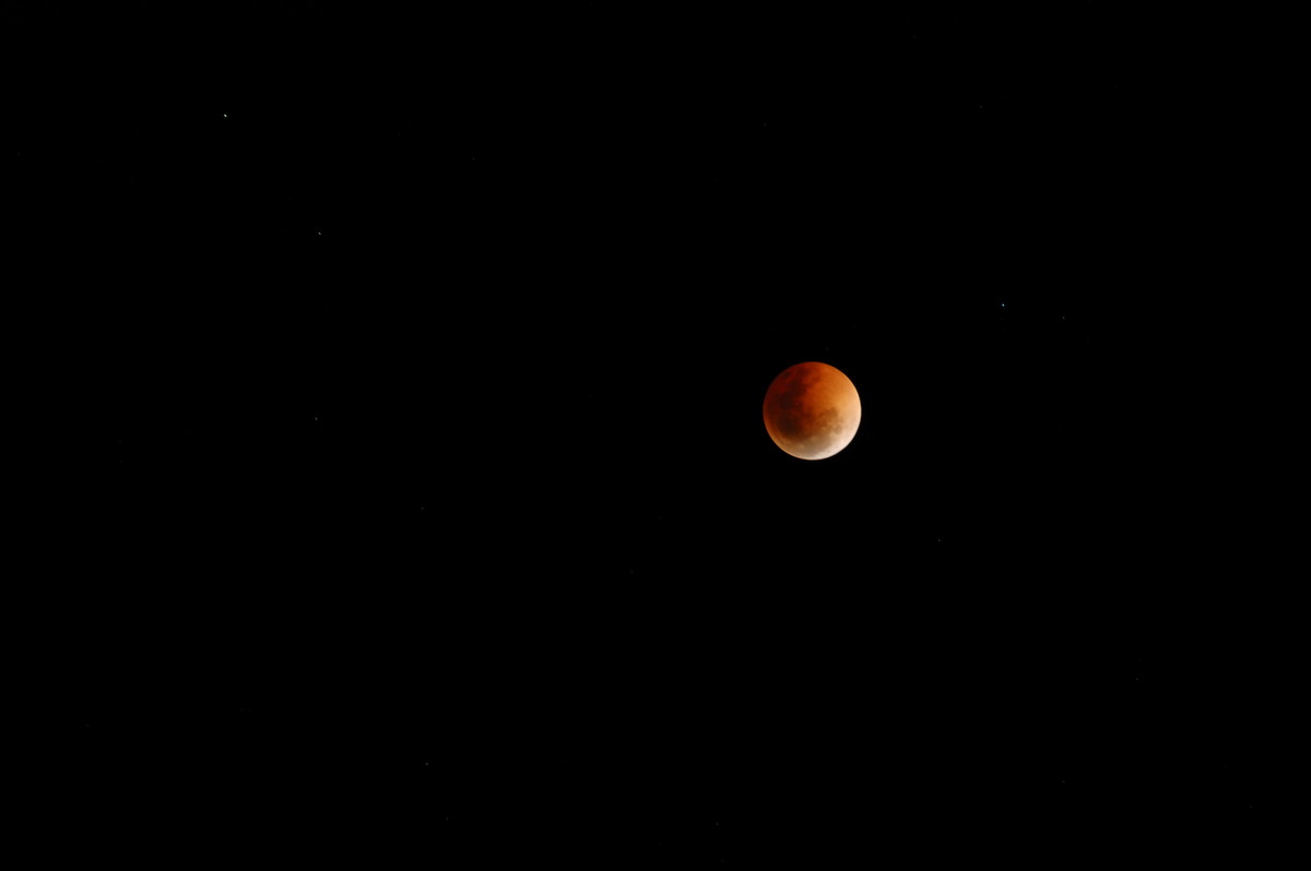 halosundog halo_sundog_crepuscular_rays : Lunar Eclipse from McLeans Ridges   28 August 2007