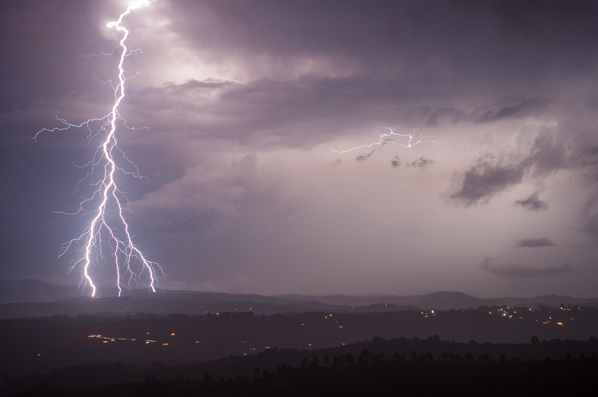 lightning lightning_bolts : McLeans Ridges, NSW   8 October 2007