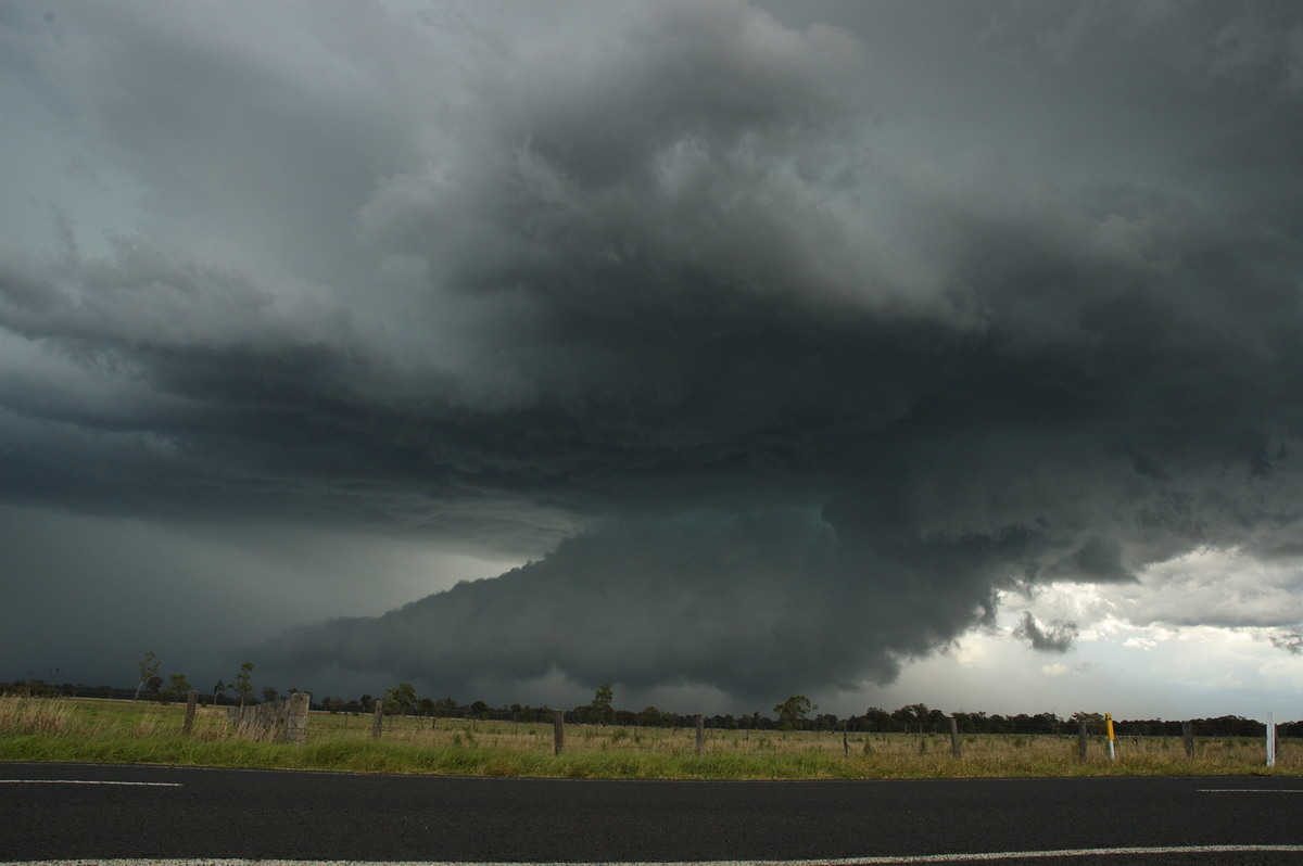 cumulonimbus supercell_thunderstorm : E of Casino, NSW   26 October 2007