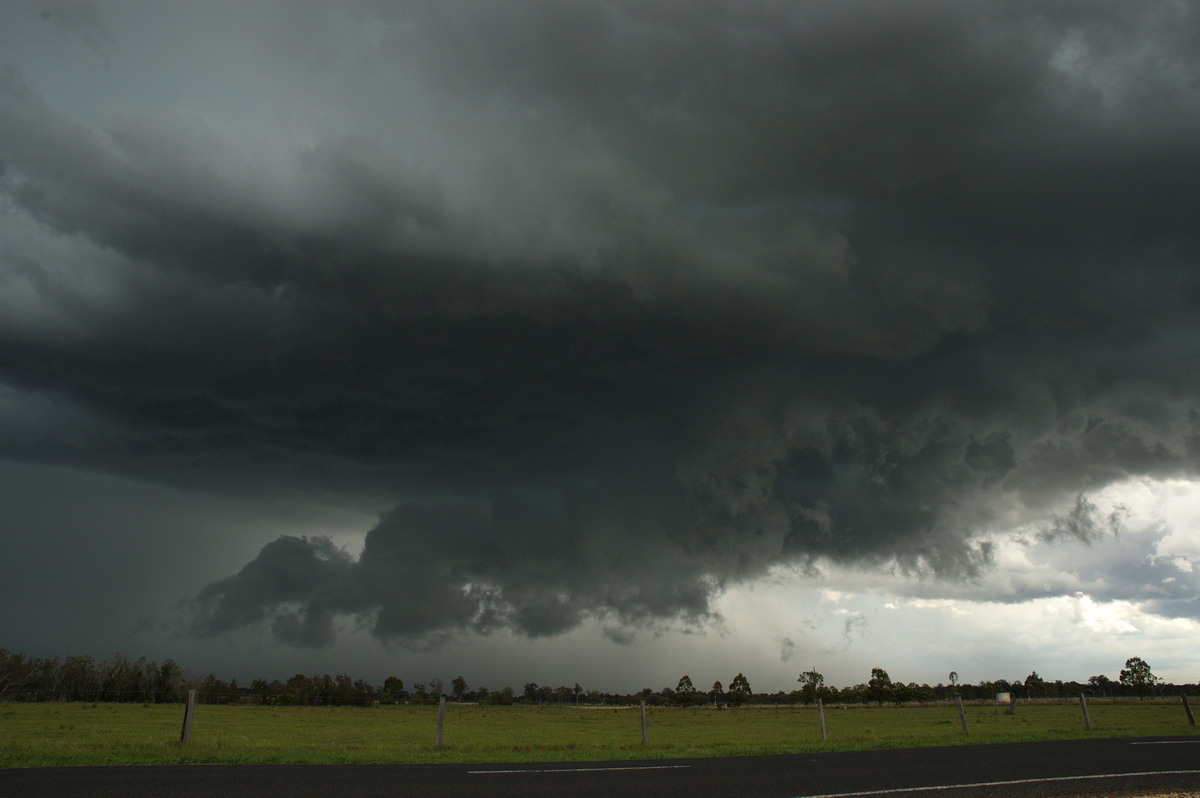 wallcloud thunderstorm_wall_cloud : E of Casino, NSW   26 October 2007