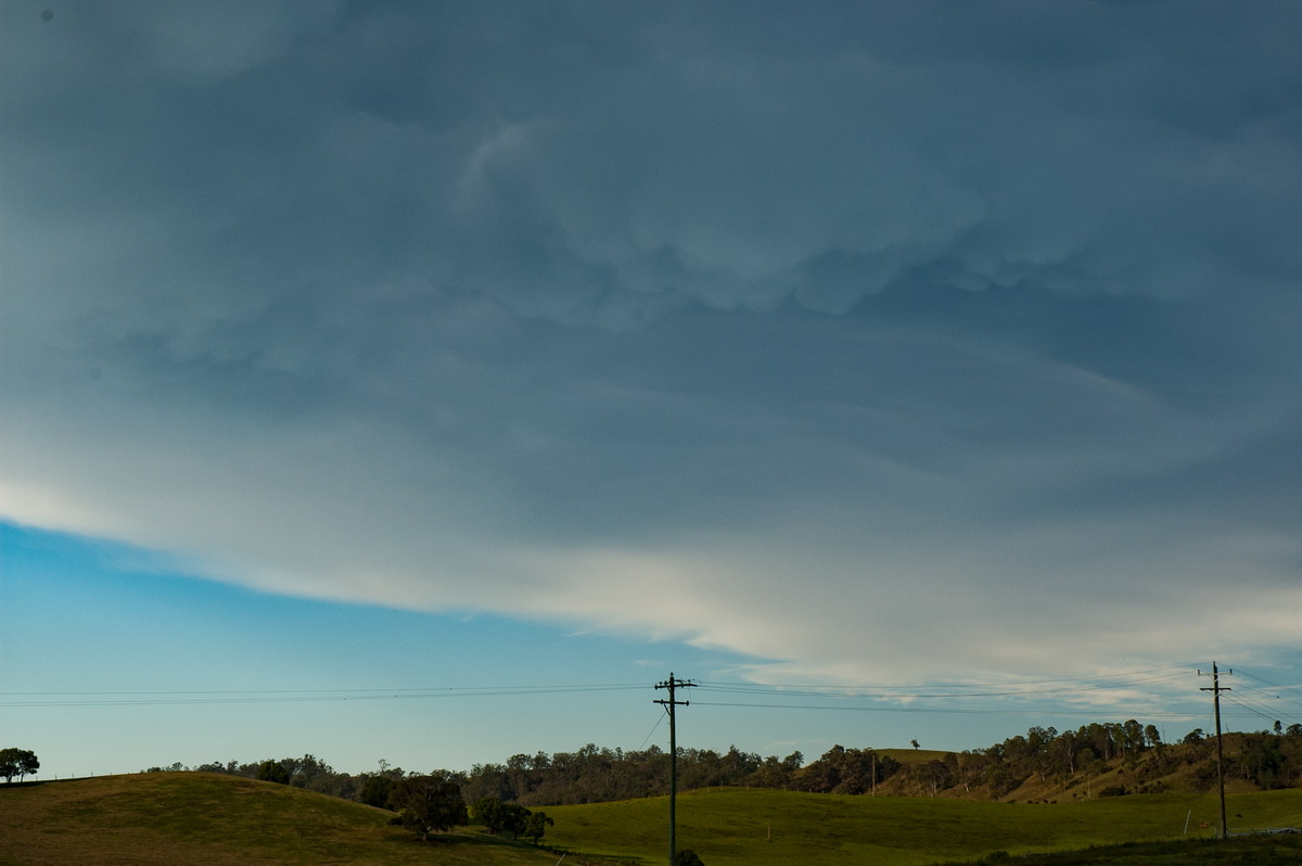 anvil thunderstorm_anvils : near Kyogle, NSW   30 October 2007