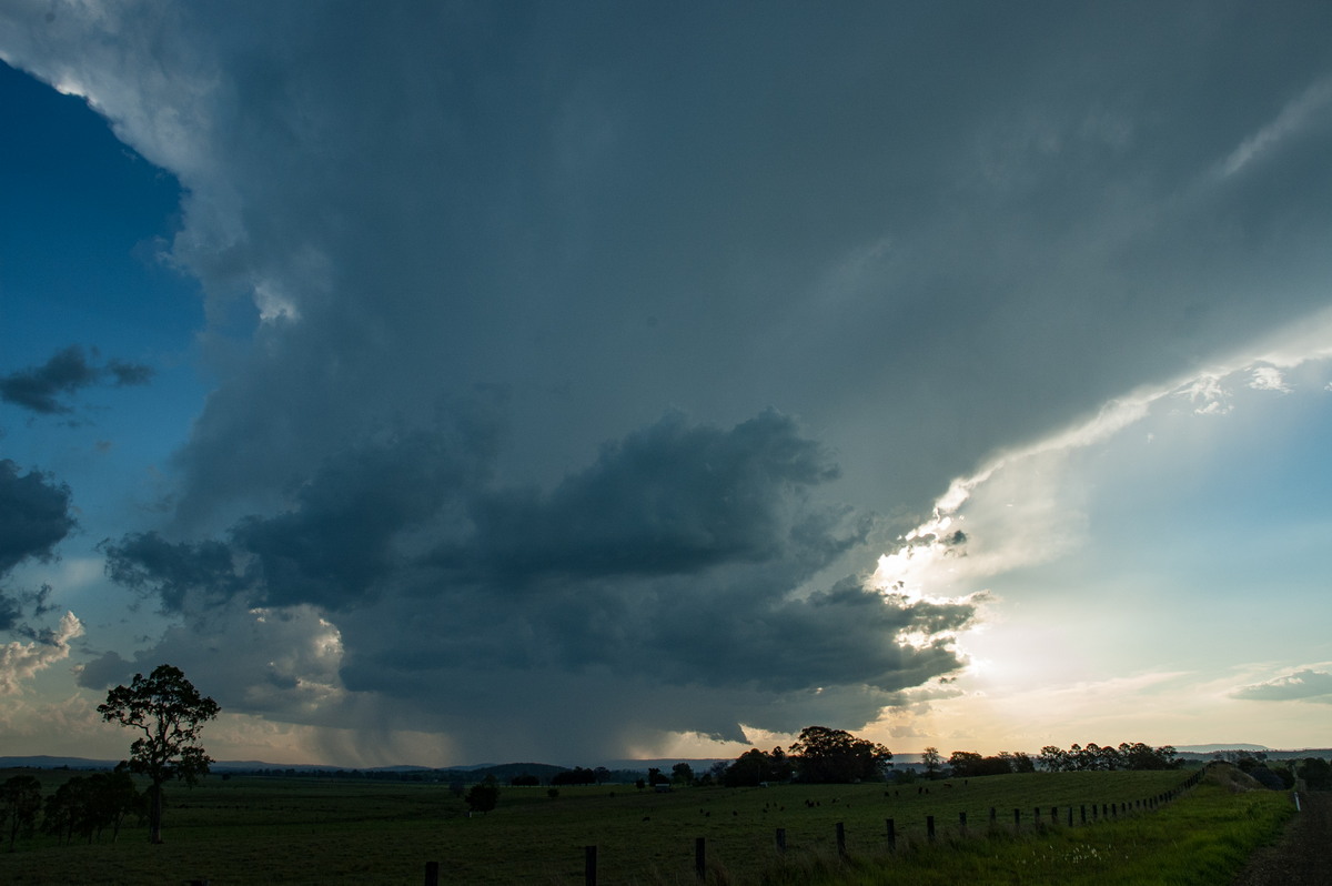 thunderstorm cumulonimbus_incus : near Kyogle, NSW   30 October 2007