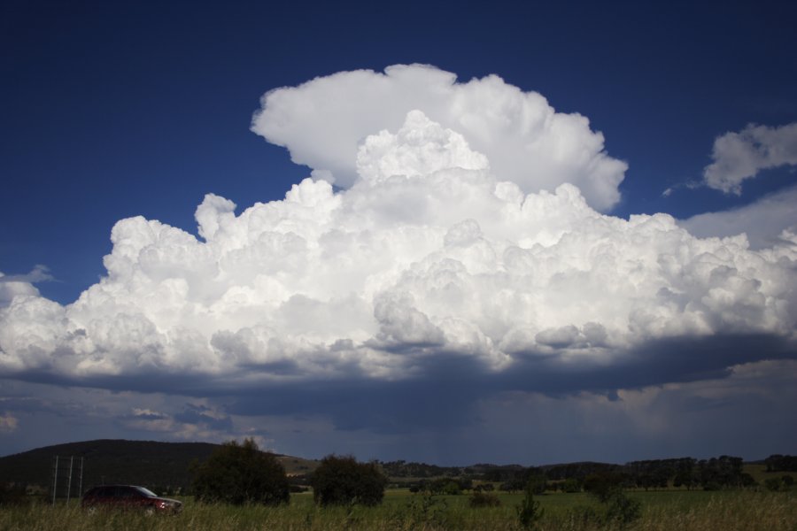 thunderstorm cumulonimbus_incus : near Lake George, NSW   18 November 2007