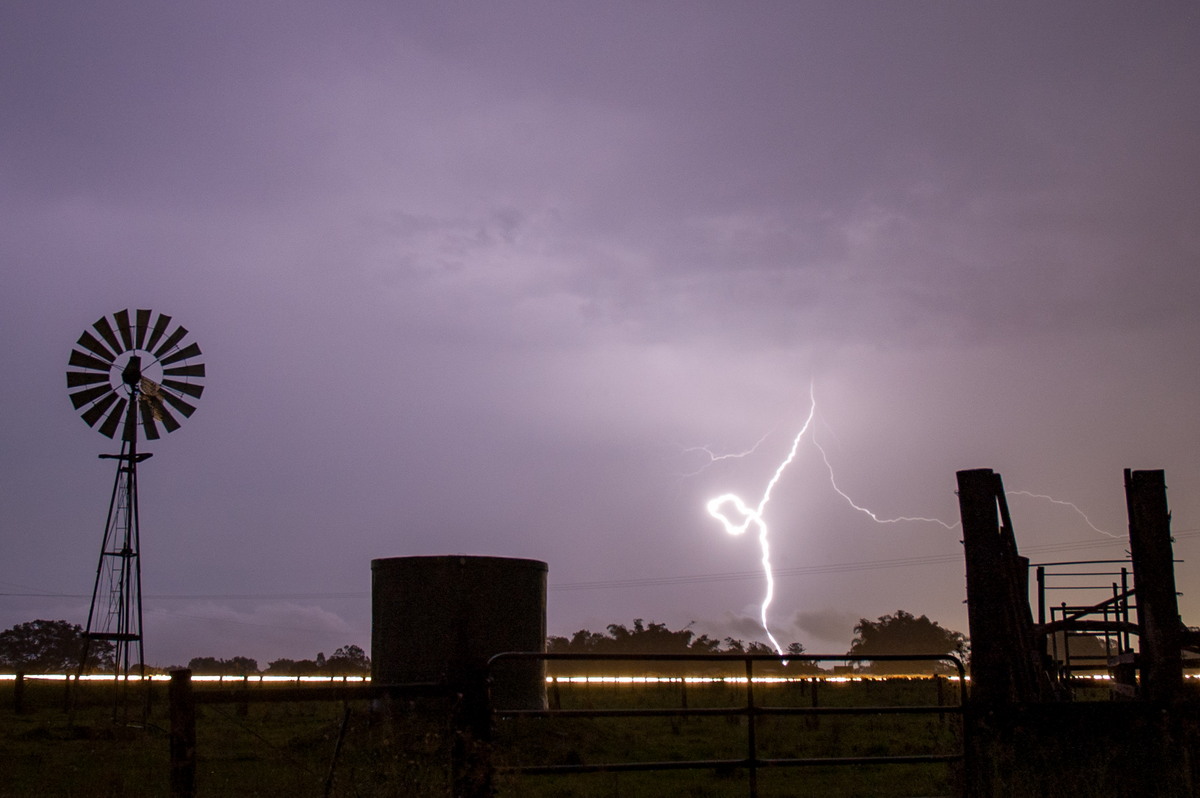 lightning lightning_bolts : E of Casino, NSW   22 November 2007