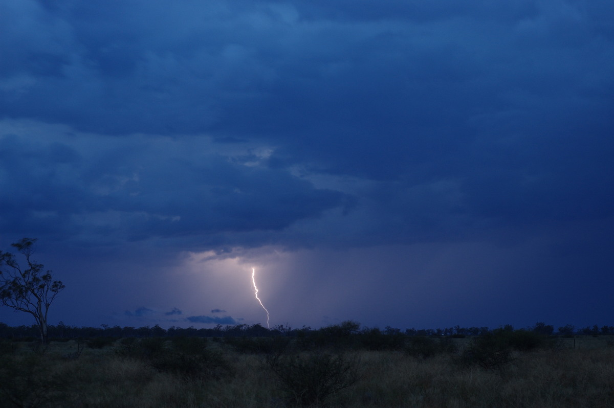 lightning lightning_bolts : E of Goondiwindi, QLD   9 December 2007