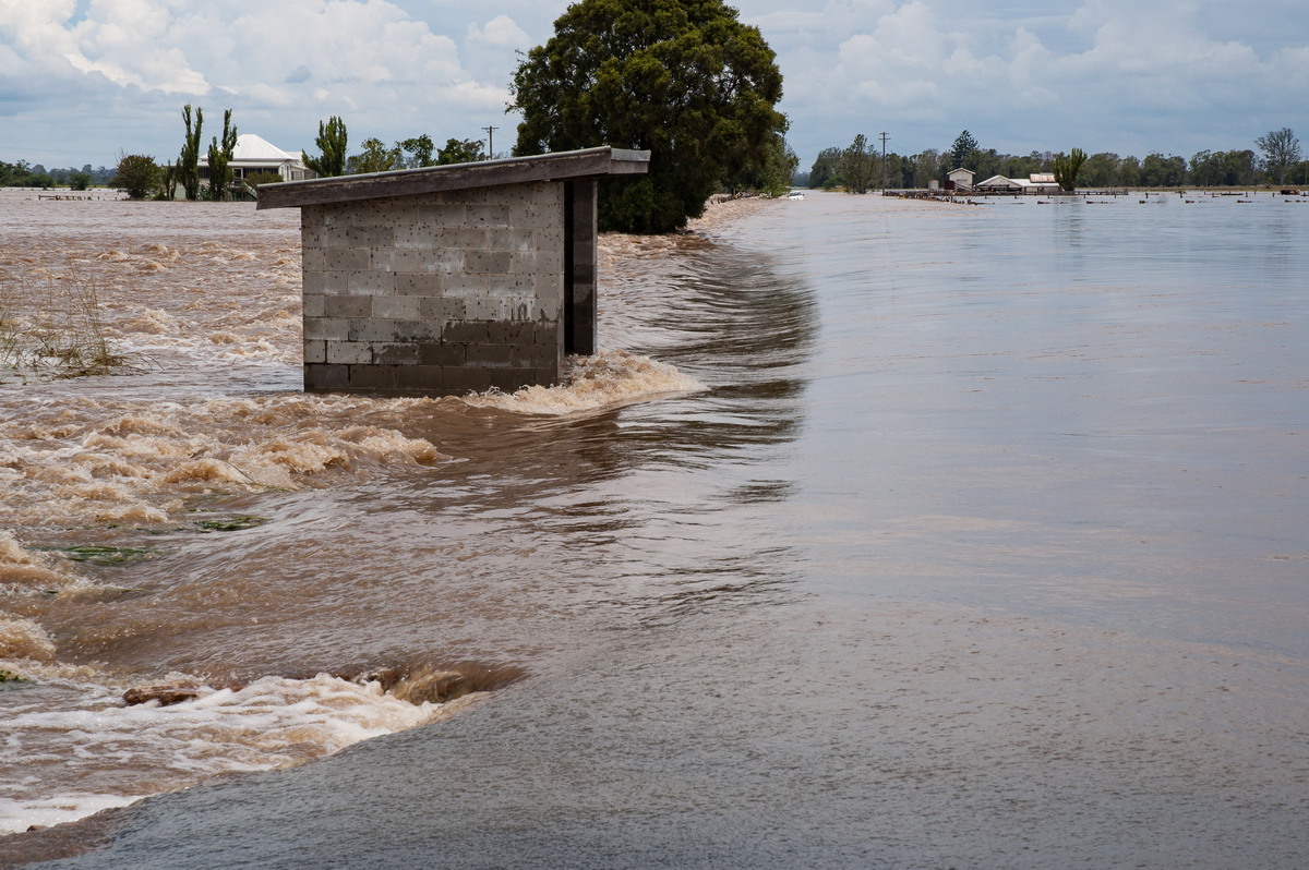 flashflooding flood_pictures : McKees Hill, NSW   6 January 2008