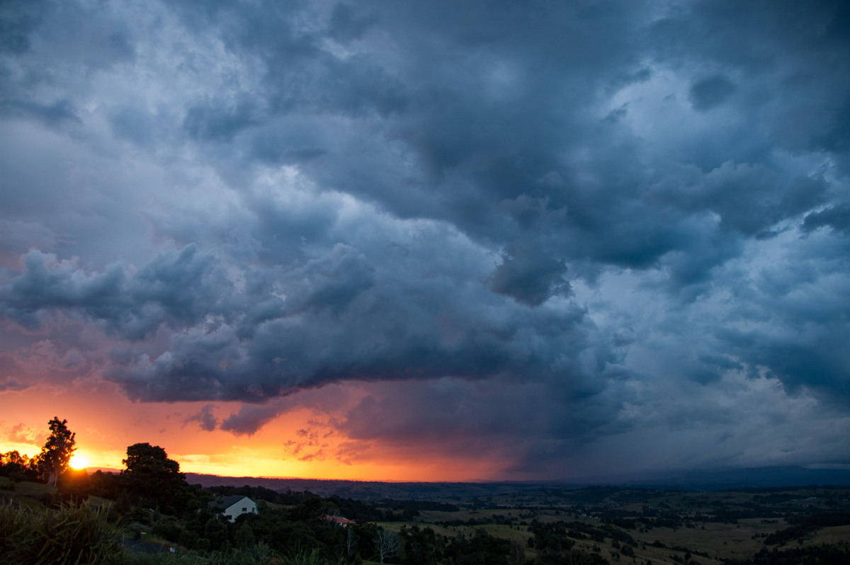 cumulonimbus thunderstorm_base : McLeans Ridges, NSW   17 May 2008