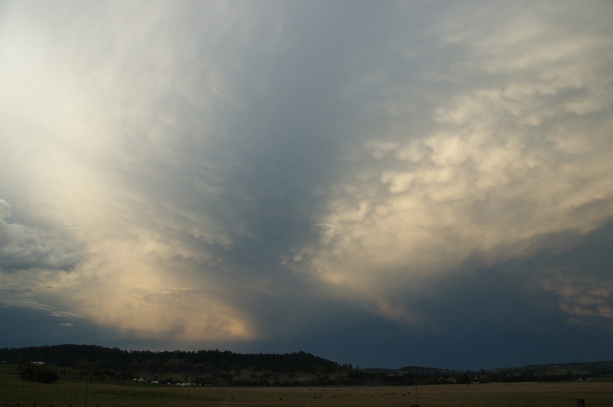 mammatus mammatus_cloud : W of Lismore, NSW   21 September 2008