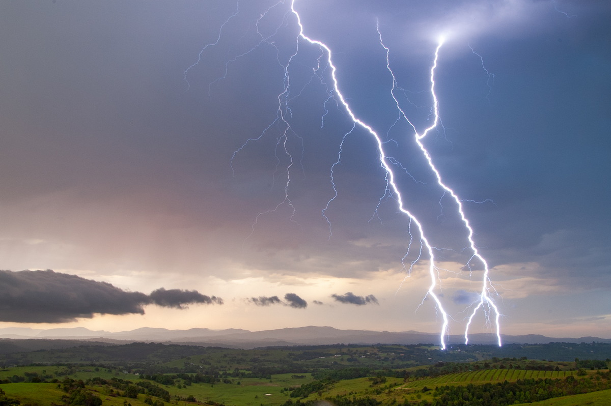 lightning lightning_bolts : McLeans Ridges, NSW   3 December 2008