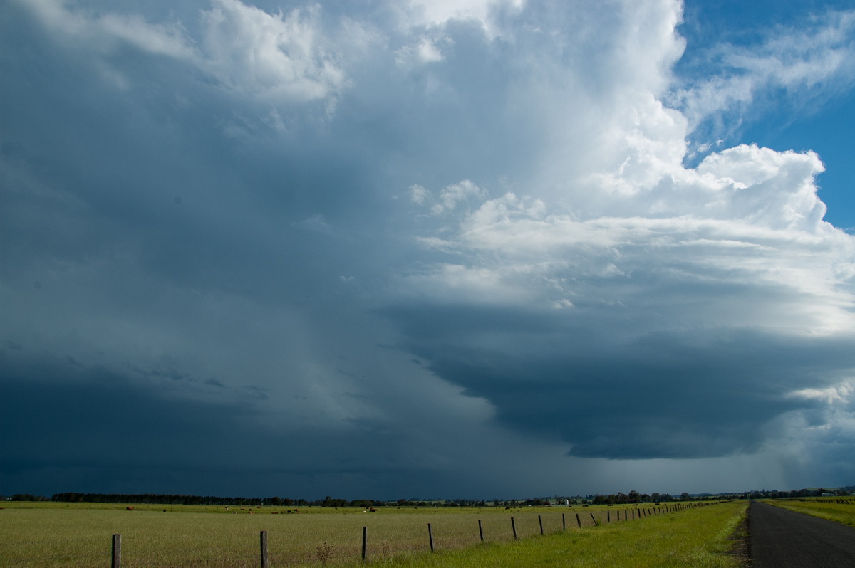 thunderstorm cumulonimbus_incus : N of Casino, NSW   24 December 2008