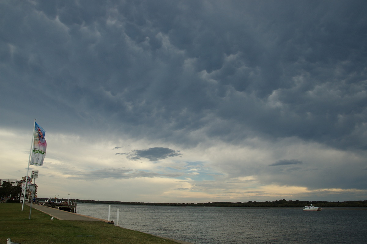 mammatus mammatus_cloud : Ballina, NSW   29 December 2008