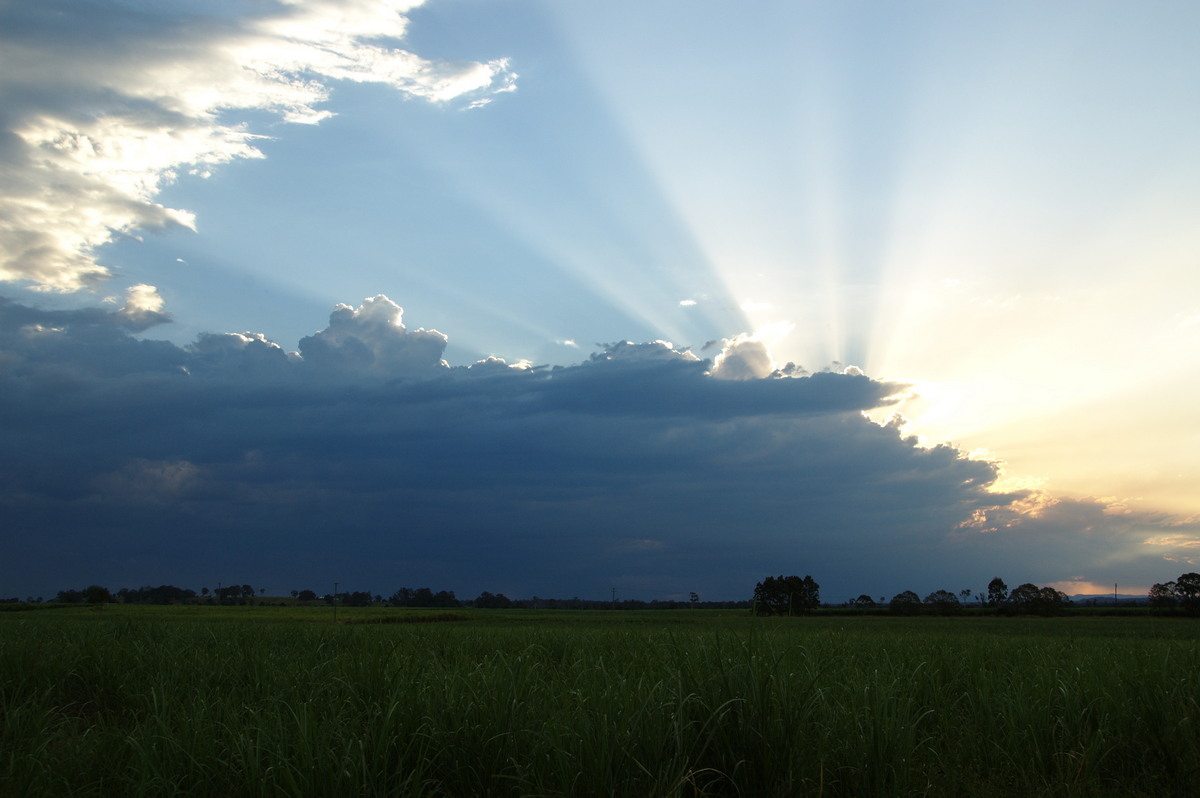 halosundog halo_sundog_crepuscular_rays : Lawrence, NSW   16 January 2009