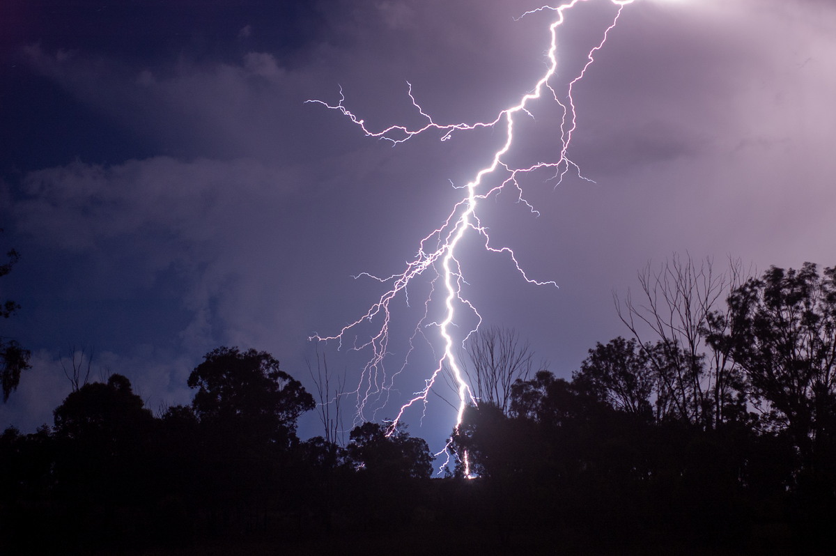 lightning lightning_bolts : W of Warwick, QLD   24 January 2009